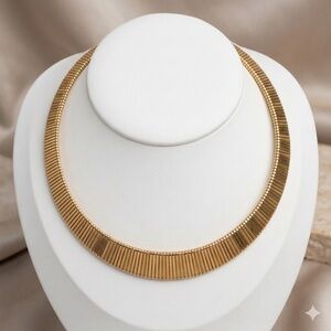Elegant Gold Necklace